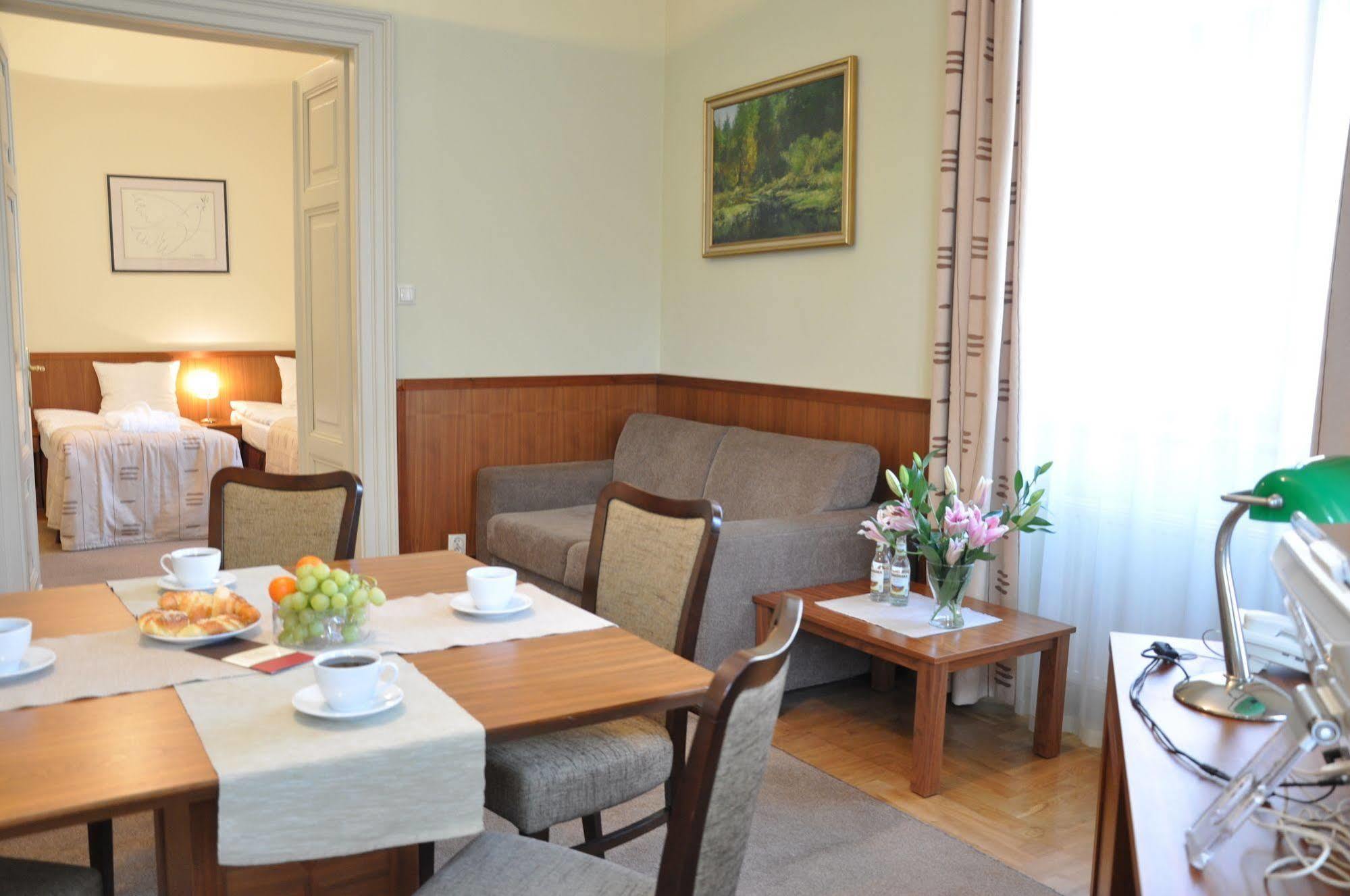 Red Brick Apartments Krakow Exterior photo
